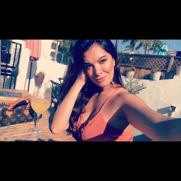 Meet your Posher, Daniela - Picture 1 of 1